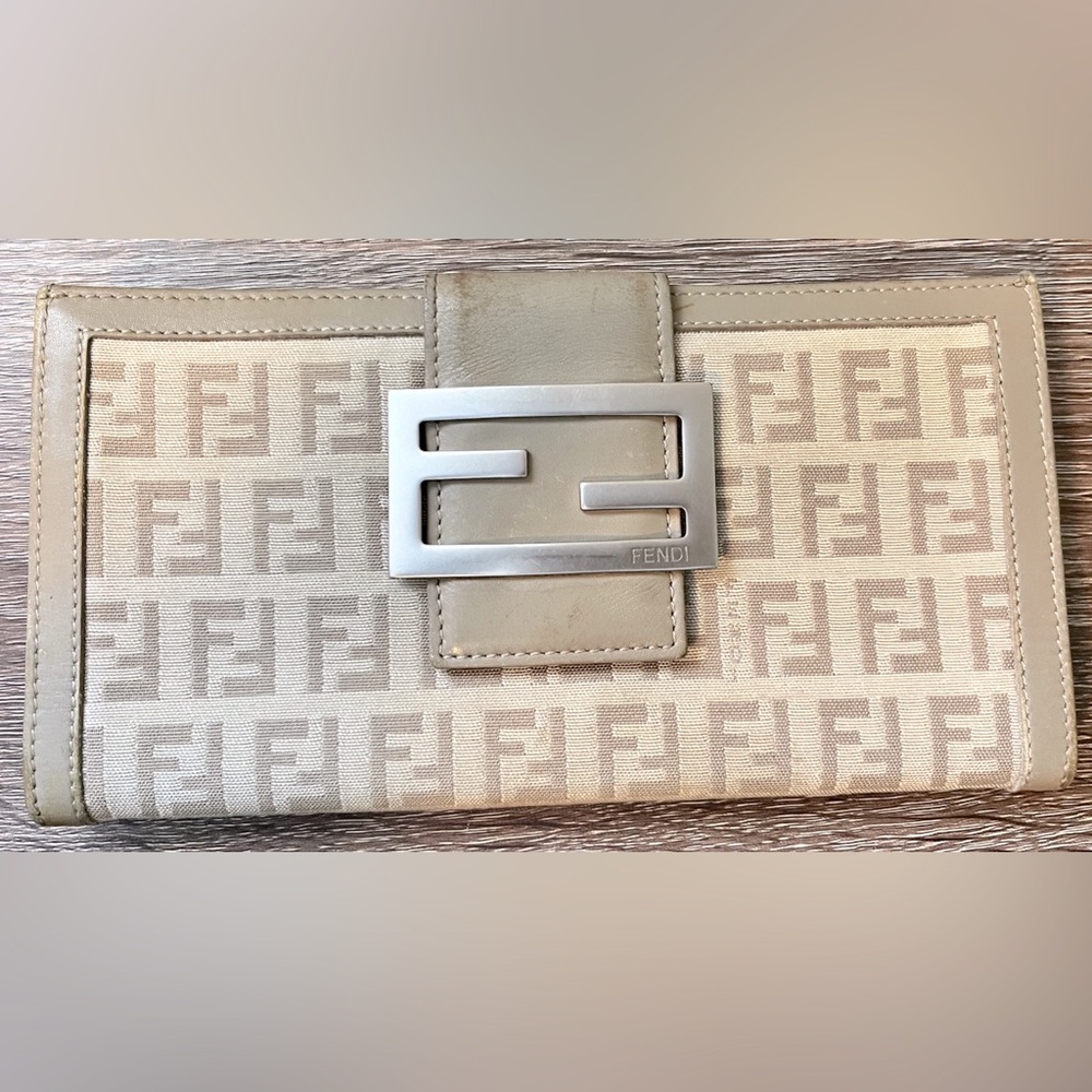 😍Preloved😍 Fendi Zucca long wallet beige with silver hardware